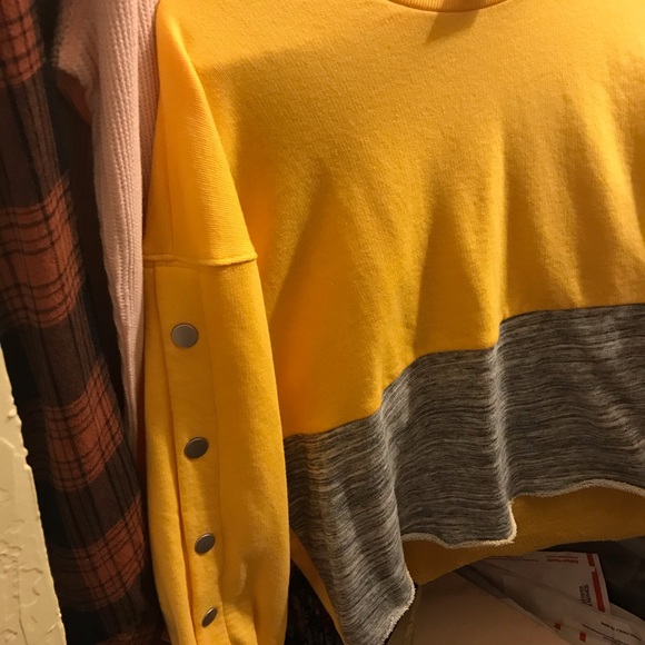 New Victoria 🧡💚💙❤️SALE price firm - Picture 4 of 4